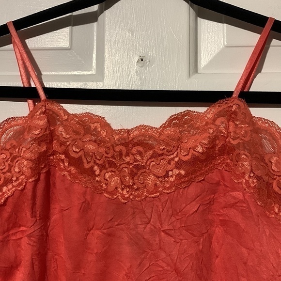Arden B. Apricot colored lace bodice crinkle fabric camisole w adjustable straps - Picture 3 of 11